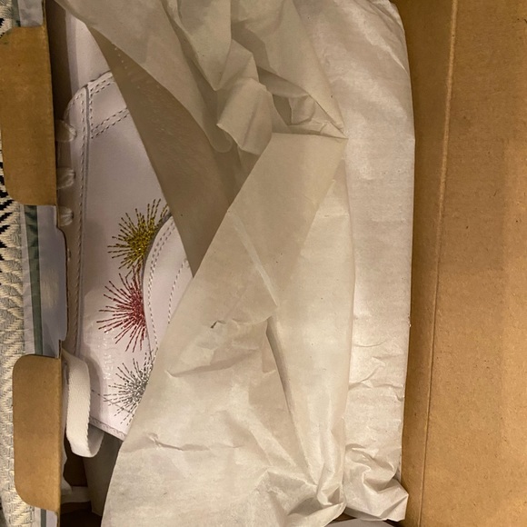 PUMA Clyde NYE special edition, brand new in box - Picture 7 of 10